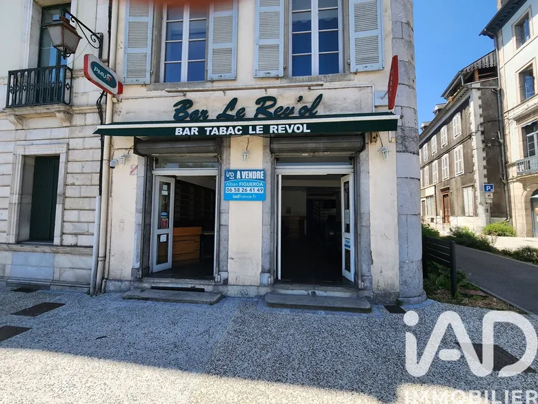 Local commercial 70 m² · à Oloron-Sainte-Marie · 70,2 m² · 90 000 €