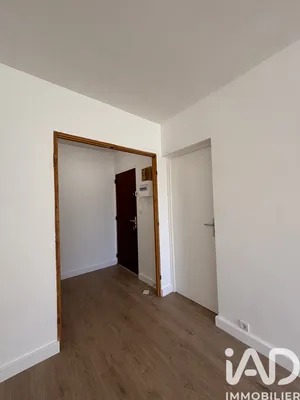 Apartment in Bois-d'Arcy (78390)