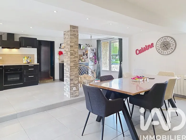 Maison 7 pièces 149 m² · à Francourville · 149 m² · 220 000 €