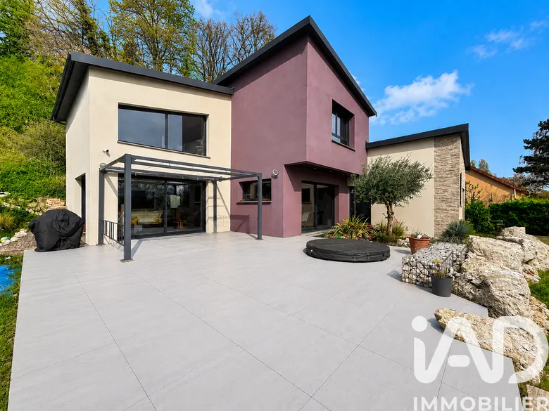 Maison 5 pièces 163 m² · à Freneuse · 163 m² · 439 000 €