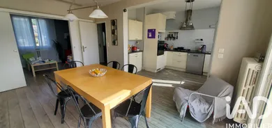 Townhouse in Saint-Avertin (37550)