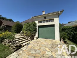 Maison traditionnelle à Saint-Arnoult-en-Yvelines (78730)