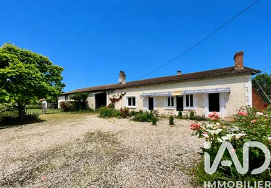 Maison traditionnelle à Saint-Martial-d'Artenset (24700)