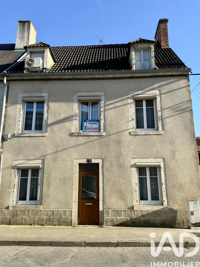 Townhouse in Saint-Amand-Montrond (18200)