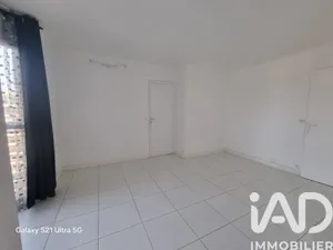 Apartment in Grigny (91350)