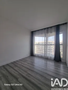 Apartment in Grigny (91350)