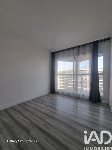 Apartment in Grigny (91350)