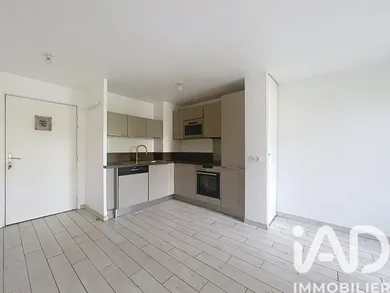 Apartment in Pontault-Combault (77340)