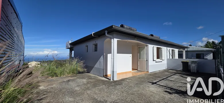 Maison 4 pièces 70 m² · à Entre-Deux · 69,6 m² · 240 000 €