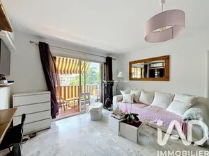 Apartment in Hyères (83400)