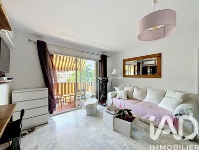 Apartment in Hyères (83400)