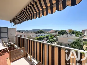 Apartment in Hyères (83400)