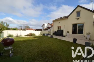 Pavillon à Viry-Châtillon (91170)
