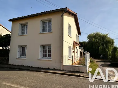 House in Mairé-Levescault (79190)