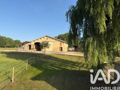 Maison de campagne à Marcenais (33620)
