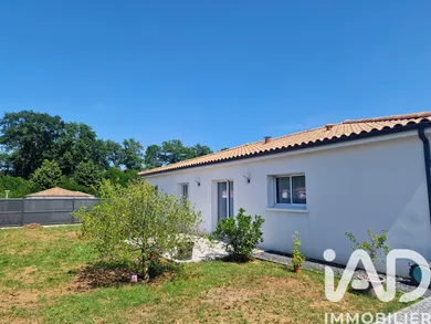 Maison à Saint-Pierre-du-Mont (40280)