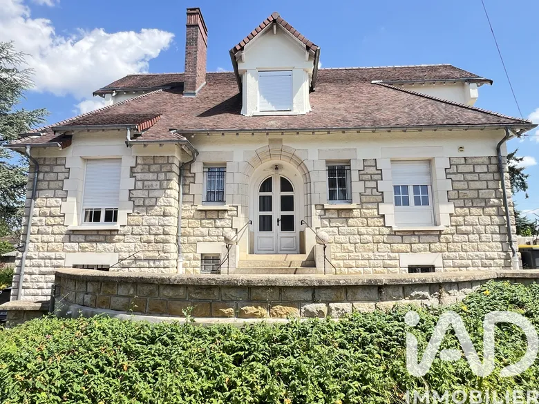 Maison 8 pièces 208 m² · à Chablis · 208 m² · 383 000 €