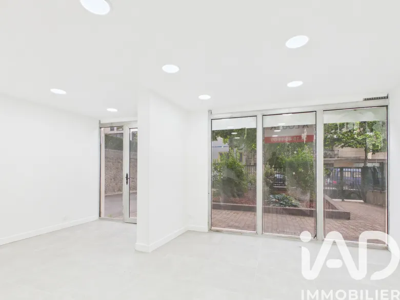 Murs commerciaux à Nogent-sur-Marne (94130) · 45,3 m² · 250 000 €