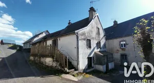 Maison de village à Saint-Genès-Champespe (63850)