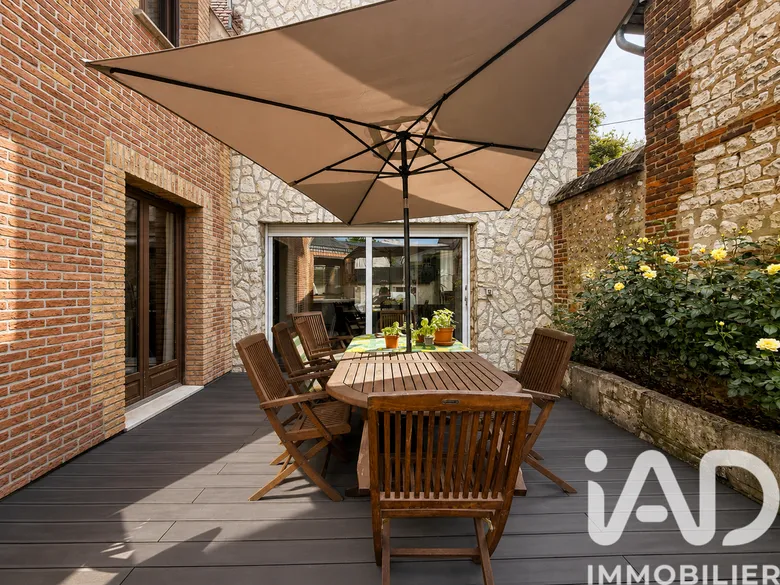 Maison 6 pièces 180 m² · à Saint-Pierre-lès-Elbeuf · 180 m² · 265 000 €