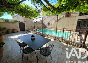 Townhouse in Saint-Gilles (30800)
