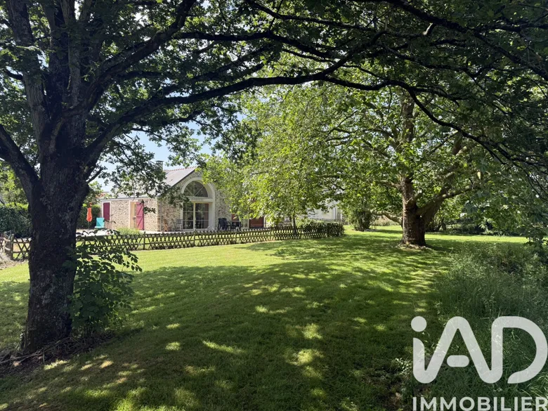 Maison 8 pièces 222 m² · à Ligné · 222 m² · 645 000 €