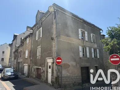 Immeuble à Saint-Chély-d'Apcher (48200)