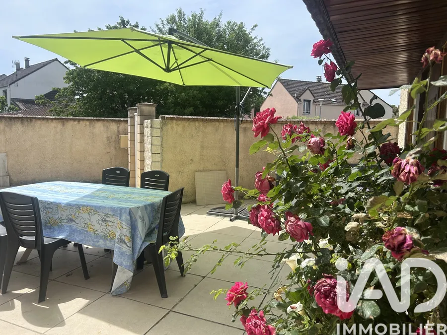 Maison à Combs-la-Ville (77380) photo 3