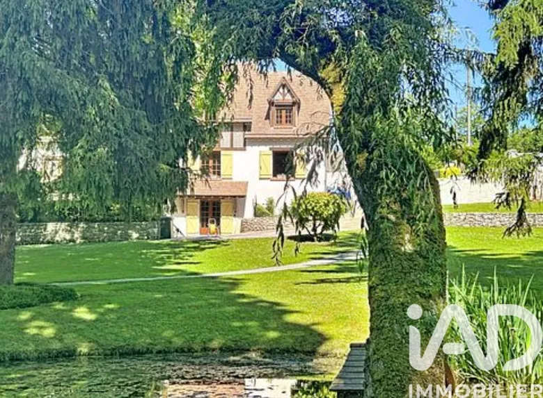 Maison 6 pièces 182 m² · à Tavers · 182 m² · 412 000 €