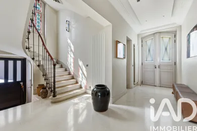 Mansion in Saint-Mandé (94160)