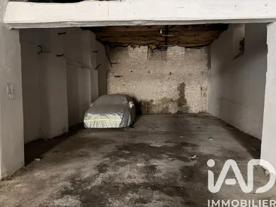 Parking in Oloron-Sainte-Marie (64400)