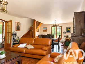 Maison traditionnelle à Bagnols-en-Forêt (83600)