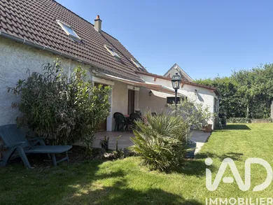 Traditional house in Baule (45130)