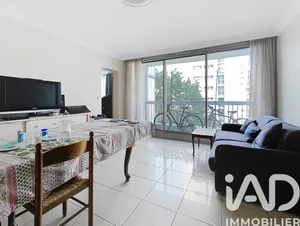 Apartment in Paris (75019)