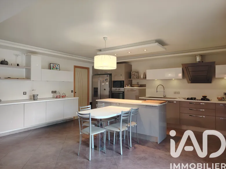 Maison 5 pièces 145 m² · à La Biolle · 144,6 m² · 360 000 €