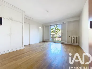 Studio in Versailles (78000)