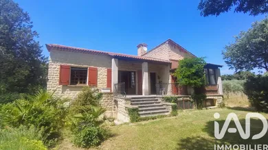 House in Sarrians (84260)