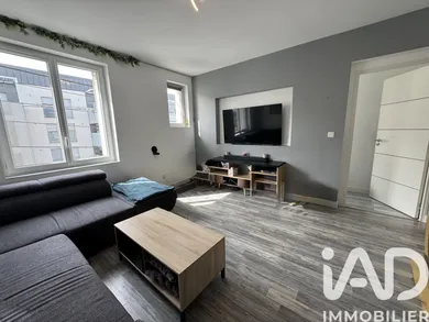 Apartment in Saumur (49400)