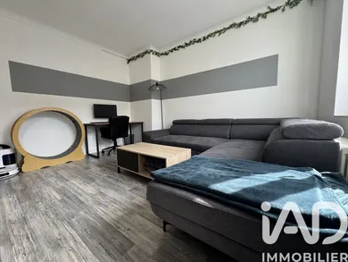 Apartment in Saumur (49400)