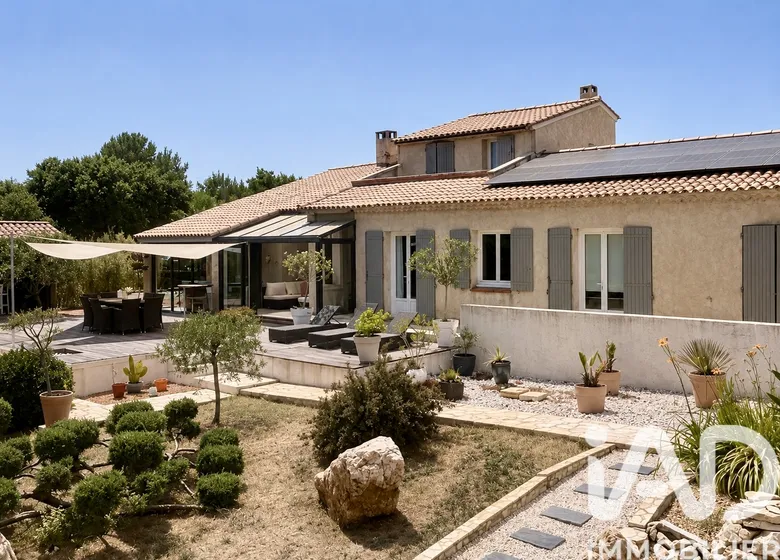 Maison 6 pièces 220 m² · à Saint-Maximin-la-Sainte-Baume · 220 m² · 778 000 €