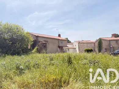 Terrain à bâtir à Landeronde (85150)