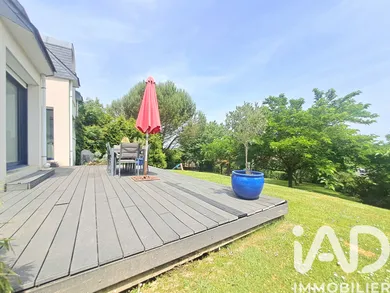 Architectural house in Montfort-sur-Meu (35160)