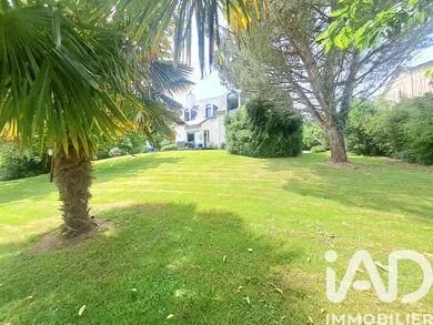 Architectural house in Montfort-sur-Meu (35160)