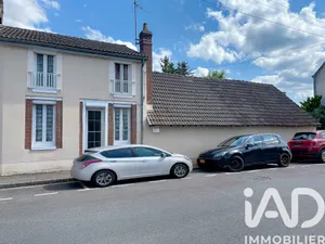 Townhouse in Gien (45500)