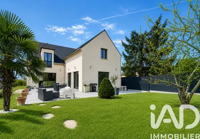 Maison d'architecte à GRISY SUISNES (77166)