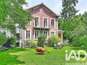 House in Saint-Cloud (92210)