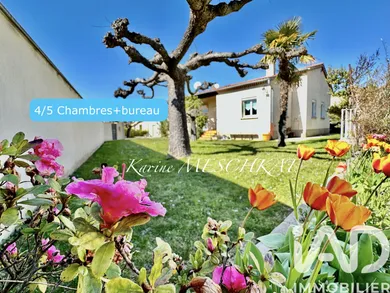 Traditional house in Les Mées (04190)