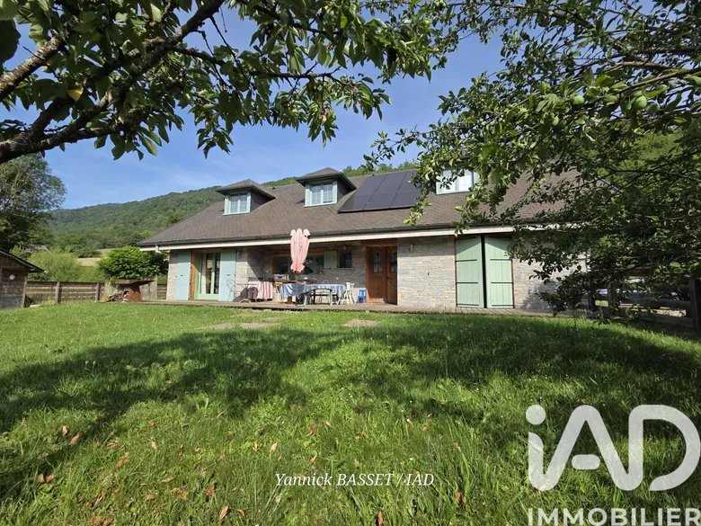 Maison 5 pièces 200 m² · à La Trinité · 200 m² · 570 000 €