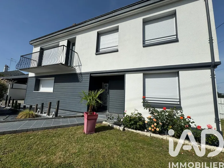 Maison 10 pièces 205 m² · à Mûrs-Erigné · 205 m² · 430 000 €