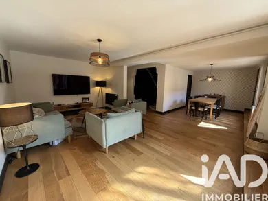 Maison de ville à Bordeaux (33300)